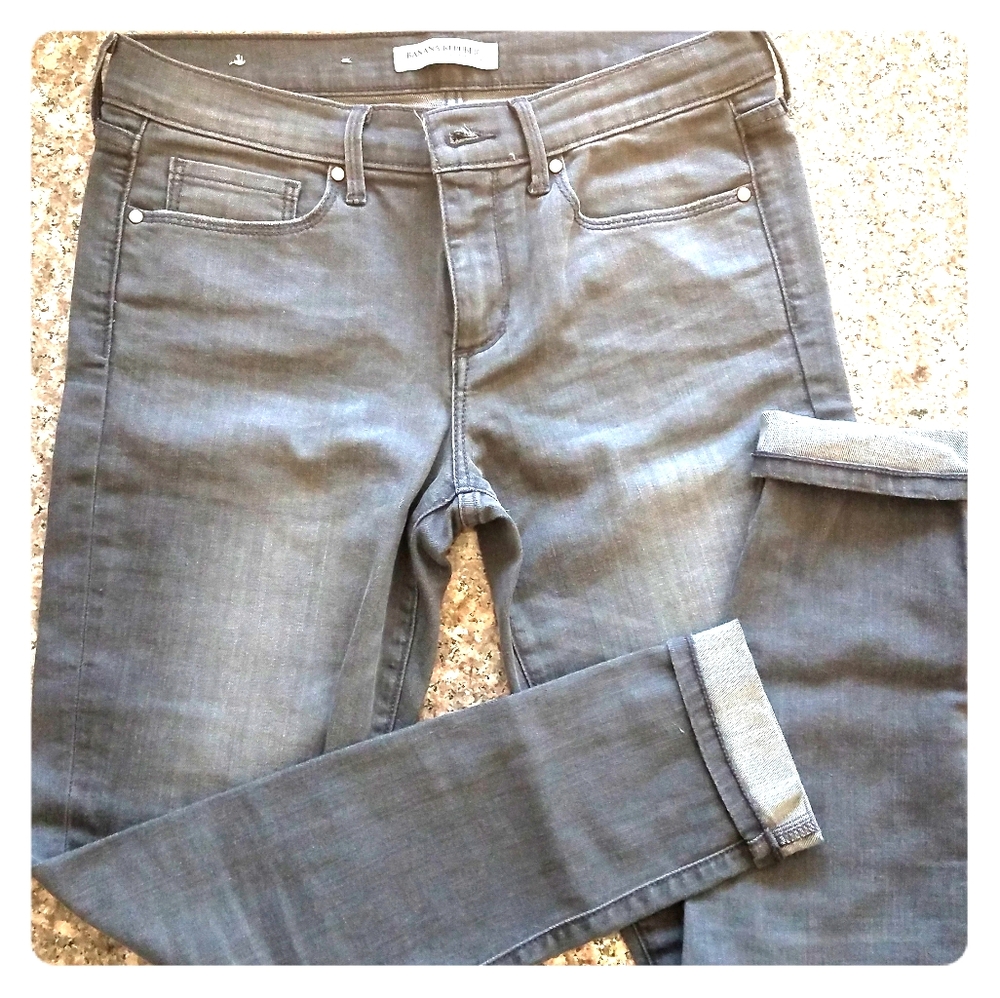 Like new Banana Republic 28P grey jeans